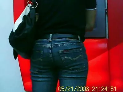 Kémkedés a pornó film online fürdőszobában