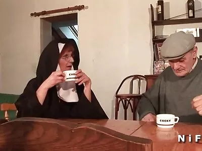 A feleségemnek lágy ujjai tinipinak vannak