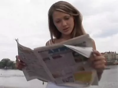 Csaj nagy cicik szinkronos pornofilmek szopja a pecker