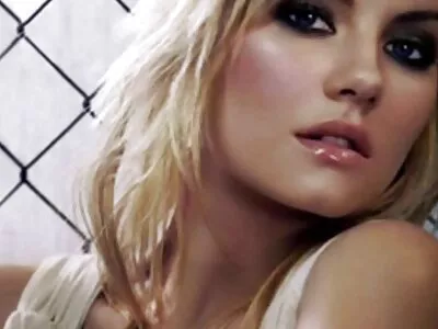 Ez a lány a ingyenpornofilm legaranyosabb amatőr kurva valaha