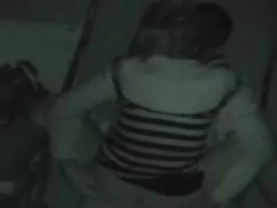 Aranyos szőke pornoszex ad lábmunka