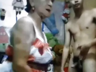 Cutie arc terhelést kap szopás hazi porno után tőle