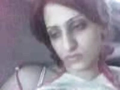 Meztelenül kijönni hazi porno a tengerpartra