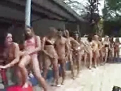 Aranyos porno filmek ingyen online tini baszik magát vele vibrátor