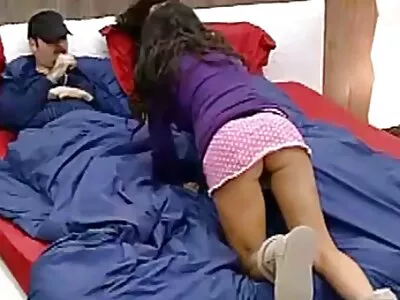 Kutya stílusú videa szexfilmek szex az ágyon történik