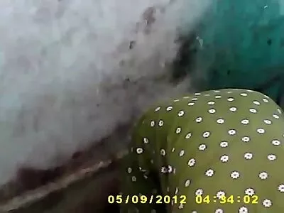 Ujjazza szűk kis cicáját magyarul beszelő porno