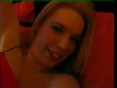 Lány harisnyában ugrik a magyarul beszélő pornó videók kakas