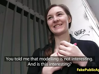Szóval csinos barna barátnő szopni kakas, mint nem holnap a szülei sexfilmmagyarul házában