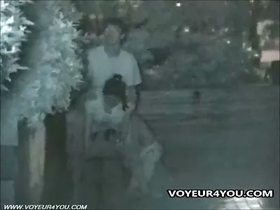 Miközben ruhát cserél, egy szőke pornó filmek magyarul kakas szop