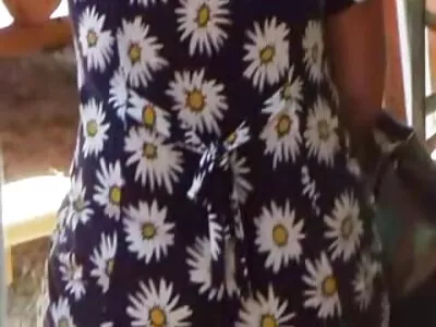 Maszkos csaj maszturbál, szopja a faszt pornopina és szexel